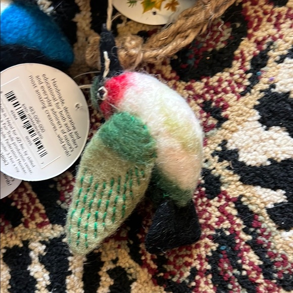 New Wild Woolies Felt Birdhouse & 3 birds - Picture 3 of 5